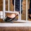 Carlson grind handsfree walk-thru hvit 81x76-112cm Carlson grind handsfree walk-thru hvit 81x76-112cm